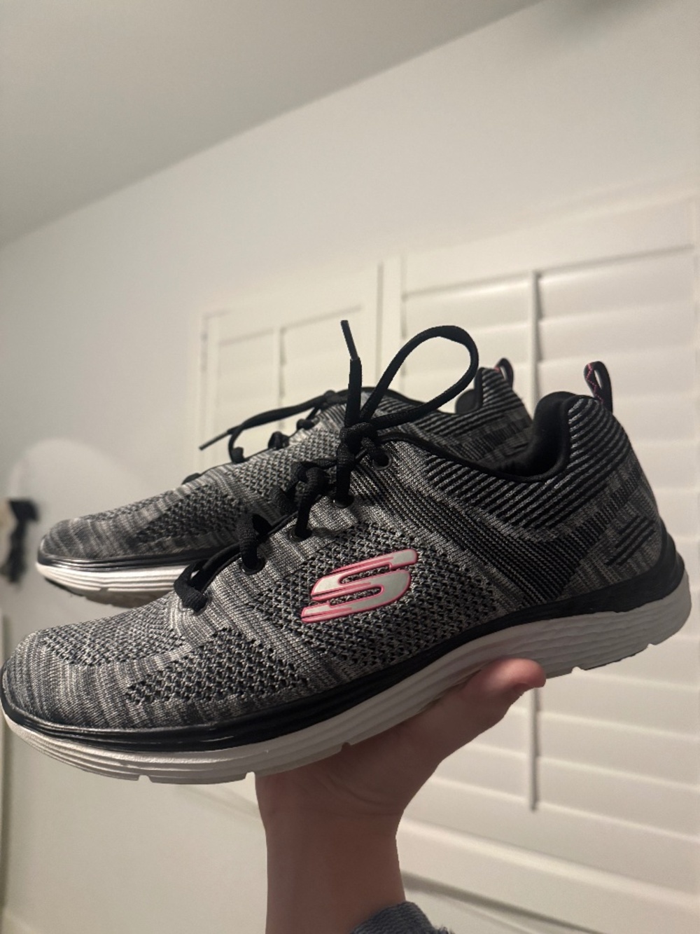 Skechers Relaxed Fit Memory Foam Gray Pink Knit Sneakers Size US 11